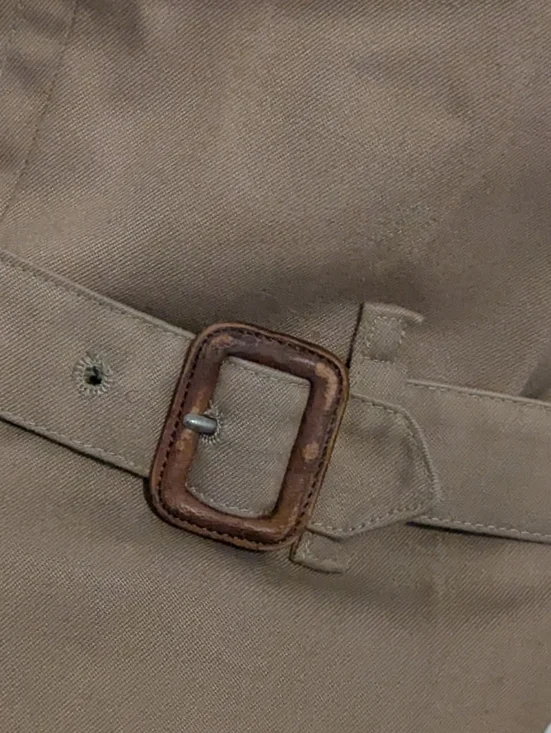 Men's Classic Burberry Tan Trench Coat - Picture 3 of 7